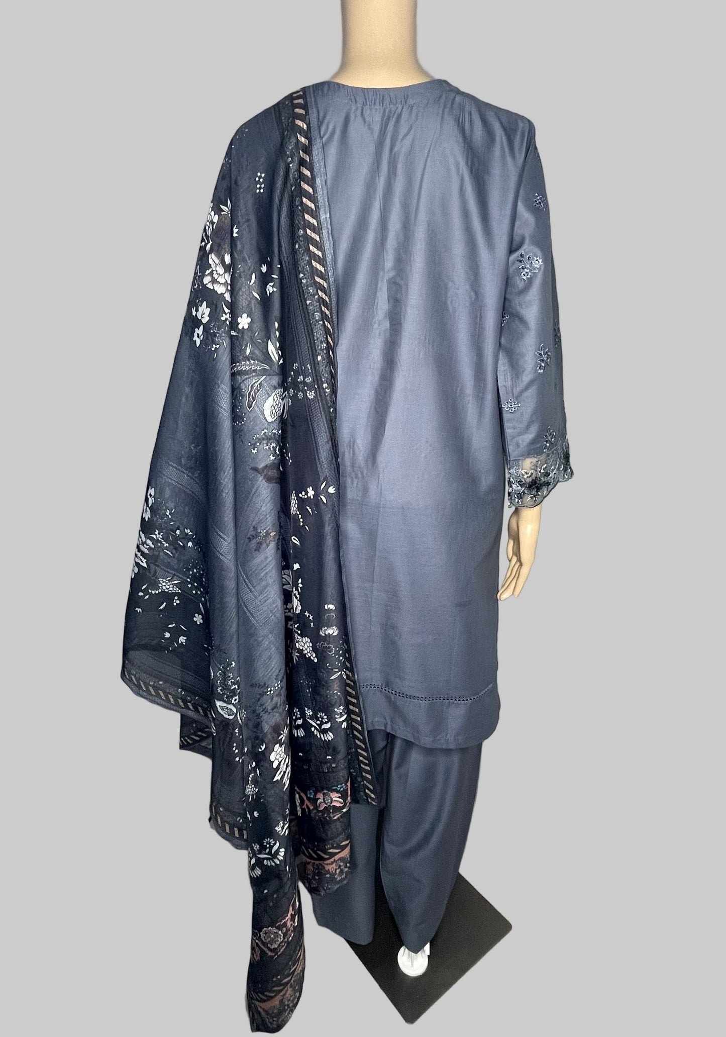 Elegant Grey Pakistani Fine Cotton Shalwar Kameez