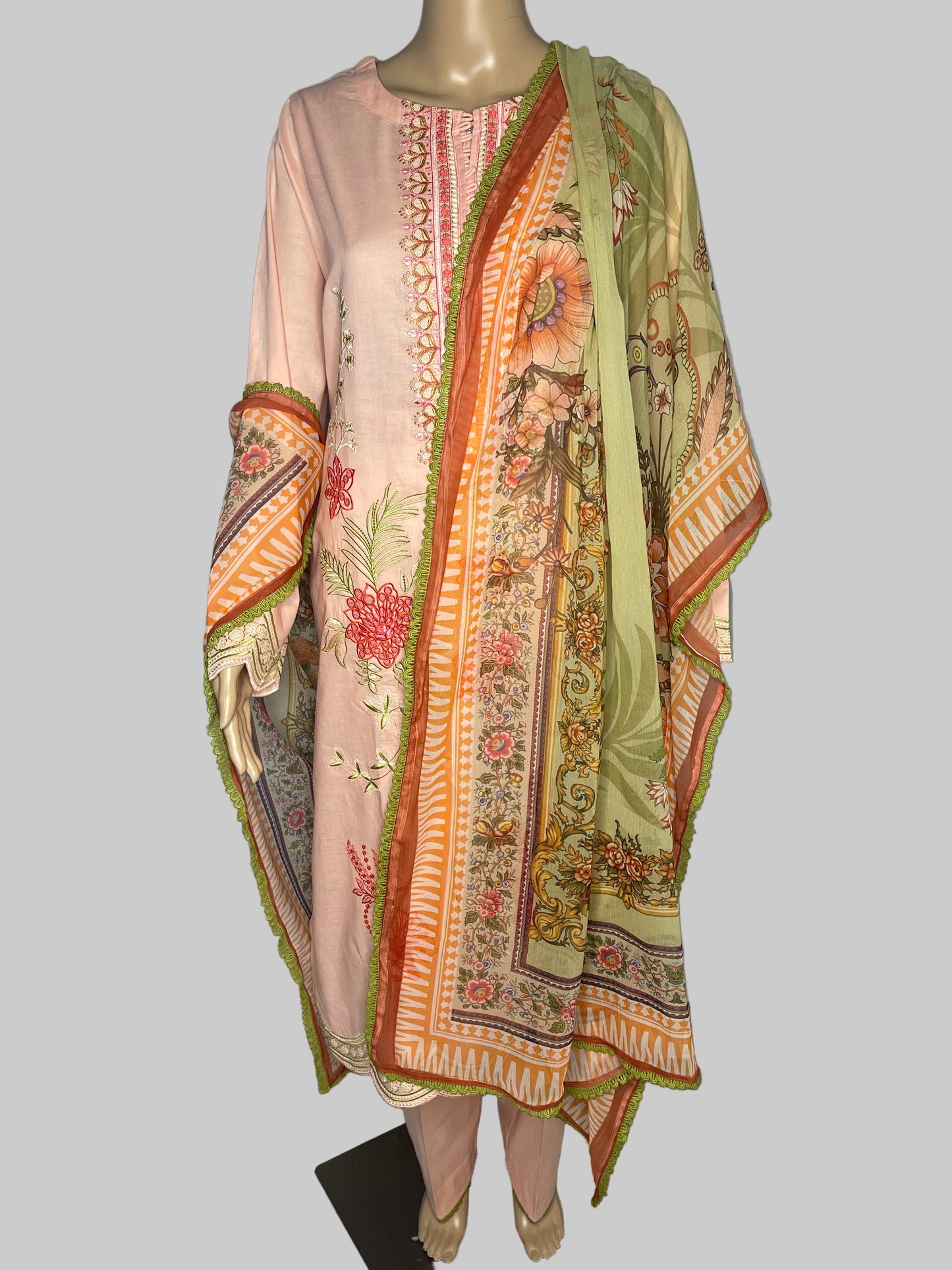 Cotton Lawn Floral  Cutwork Embroidered Suit Chiffon Dupatta